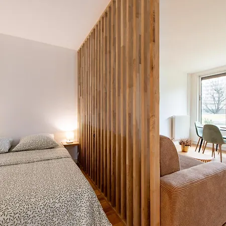 Geranimus Loire Quay Apartment Paris